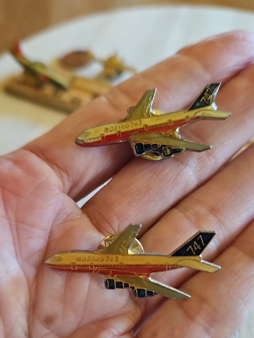 Boeing Aircraft family of planes lapel pins A 727 , 2 -747s, a 757 and a 767 - Picture 3 of 8